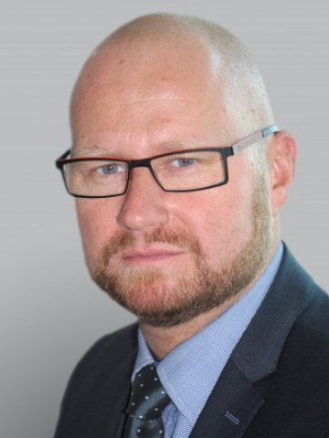 <p>
	<span class="st">Петър Холаковски, изпълнителен директор на ЧЕЗ Разпределение България.</span><em><span class="st"> Снимка: ЧЕЗ</span></em></p>
