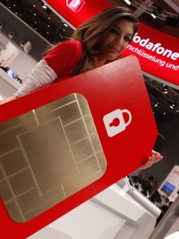 <p>
	&nbsp;SIM картите на бъдещето стават все по-малки, но за стандарта ще се водят люти битки. Снимка: Ройтерс</p>
