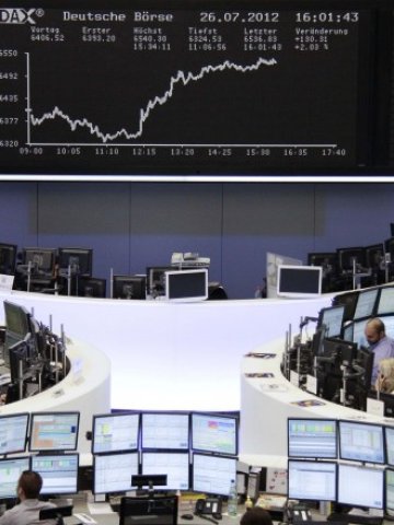 <p>
	DAX обърна посоката си след изказването на Драги. <em>Снимка: Ройтерс</em></p>
