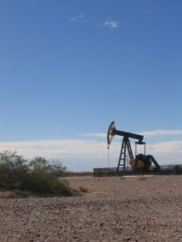 <p>Петролът е&nbsp;поскъпнал с 23% през последните 12 месеца. Снимка: Sxc.hu</p>