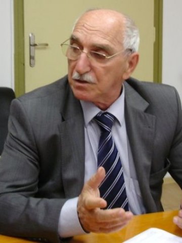 <p>
	Д-р Никола Добрев, Снимка: Investor.bg</p>
