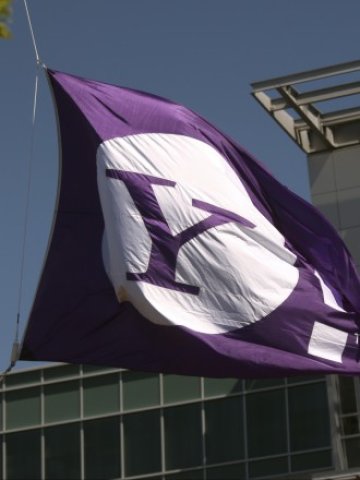 Председателят на борда на директорите на Yahoo напуска