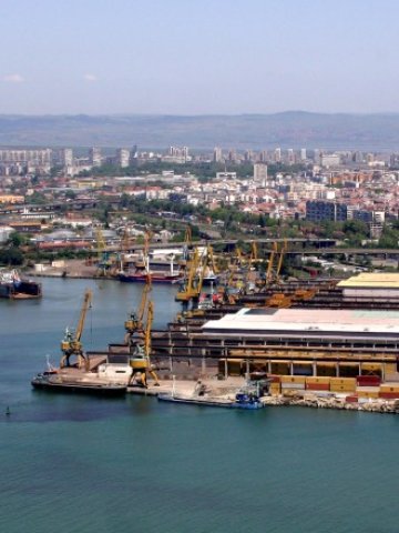 <p>
	<em>Пристанище Бургас-Запад</em> Снимка: <em>Пристанище Бургас ЕАД</em></p>
