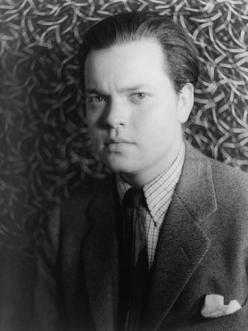 <p>
	Орсън Уелс в младите му години. <em>Снимка: Wikipedia, Лиценз: WIkimedia&nbsp;</em></p>
