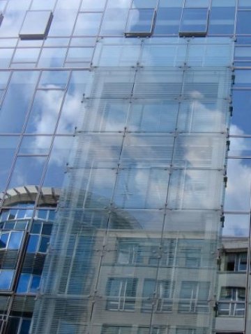 <p>
	Заради завишеното предлагане наемите продължиха да падат. <em>Снимка: sxc.hu</em></p>
