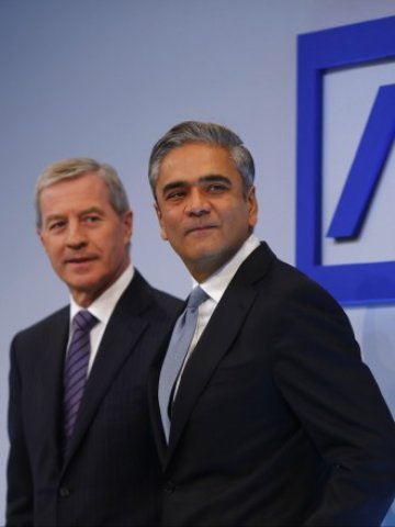 <p>
	Изпълнителните директори на&nbsp; Deutsche Bank Аншу Джейн и Юрген Фичен. <em>Снимка: Ройтерс</em></p>
