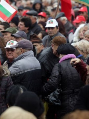 <p>
	<em>Лидерът на БСП Сергей Станишев поиска доверието на хората за съставяне на правителство на националната отговорност след изборите догодина. Снимка: БТА&nbsp;</em></p>
