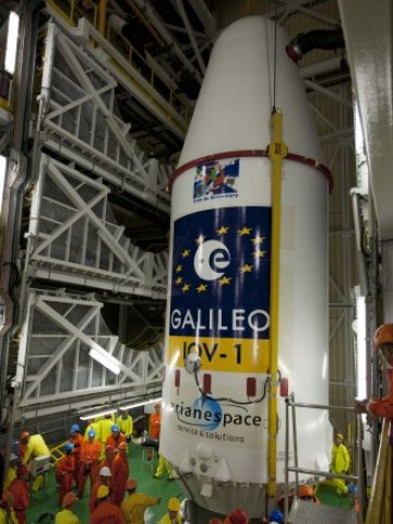 <p>
	Единият от общо 30-те сателита, които Европа ще позиционира в Космоса. С<em>нимка: Ройтерс</em></p>
