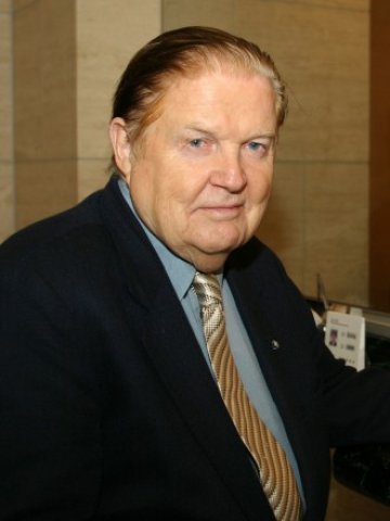 <p>
	Роберт Мъндел. <em>Снимка: Ройтерс</em></p>
