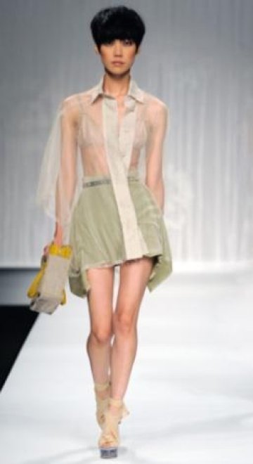 Мода в Милано с Fendi и Dolce и Gabbana 