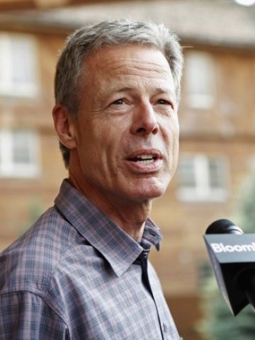 <p>
	Джеф Беукс, изпълнителен директор на Time Warner. Снимка: Ройтерс</p>
