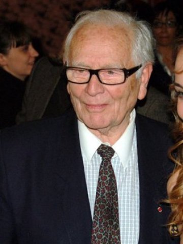 <p>Пиер Карден. <i>Снимка: <span style="" onmouseover="_tipon(this)" onmouseout="_tipoff()">Georges  Biard. Лиценз: <a target="_blank" href="http://creativecommons.org/licenses/by/2.0/"><b>Creative Commons<br />
</b></a></span></i></p>