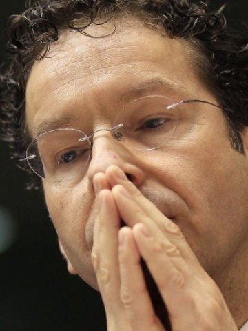 <p>
	Имиджът на Диселблум&nbsp;като кризисен мениджър вече има видими драскотини. <em>Снимка: Ройтерс</em></p>
