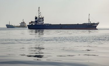 Ударът с дрон по газови танкери в Египет поражда опасения за сигурността и около Суец
