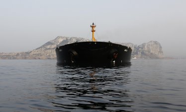 Сделката на Тръмп не сваля цените на дизела, САЩ още чакат танкерите от Русия