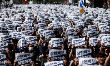 Samsung Electronics води последен опит с профсъюза да спре най-голямата стачка в историята си
