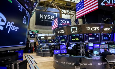 Технологичните акции продължават да повличат индексите на Wall Street надолу*