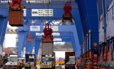 Търговският дефицит на САЩ неочаквано се сви до най-ниското си ниво от 2020 г.