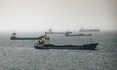 Иран продава петрола си с премия от 20% и е изнесъл 40 млн. барела след края на блокадата
