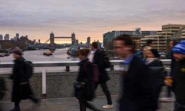 Ръстът на заплатите във Великобритания се ускорява до петмесечен връх