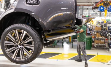 Jaguar Land Rover  съкращава 4000 работни места в усилията си да спести 2,3 млрд. долара