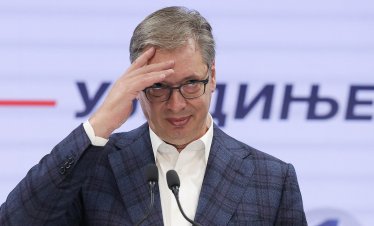 "Студентите" в Сърбия спечелиха мнозинство в парламента