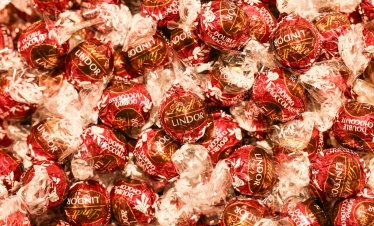 Lindt понижава прогнозата си за ръста на продажбите за втори път заради слабото търсене