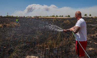 Франция предупреди за сериозни икономически щети заради горските пожари