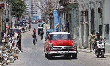 Куба е изчерпала запасите от горива и е потопена в мрак и протести