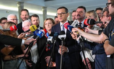 Опозиционата консервативна полска партия PiS се разцепи