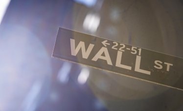 Wall Street започва седмицата разнопосочно на фона на поскъпващия петрол*