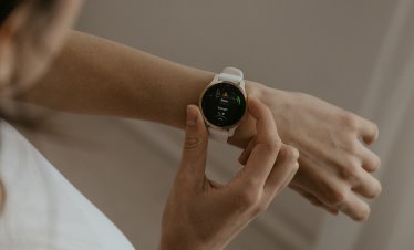 Плащане с часовник: Garmin Pay вече е достъпен за клиентите на УниКредит Булбанк