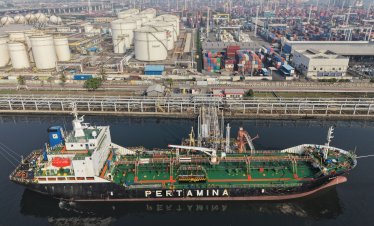 САЩ: Световният добив и доставките на петрол ще бъдат на предвоенните нива до 2027 г.