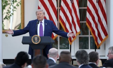 40 сделки за ден: Как Тръмп шокира Wall Street с активност за десетки милиони долари