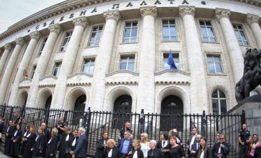 Парламентът одобри на първо четене трите проекта за промени в Закона за съдебната власт