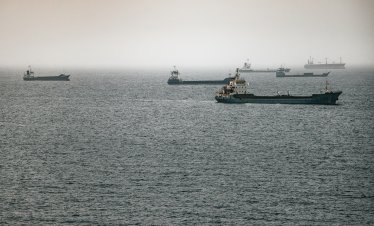 САЩ удариха Иран, Техеран заяви, че Ормузкият проток е отново затворен
