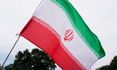 Иран вдигна цените на бензина за пръв път от протестите през 2019 г.