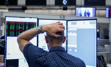 Технологичният сектор повлече надолу S&P 500 в началото на седмицата