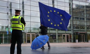 Победена Европа беше принудена да приеме най-малкото зло в търговията със САЩ