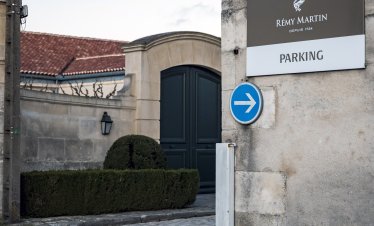 Remy Cointreau надмина прогнозите благодарение на силното търсене на коняк в Китай