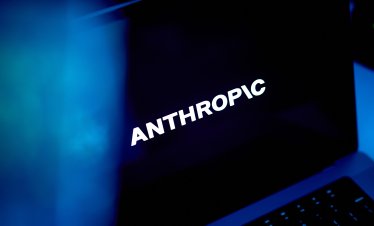 Anthropic се споразумя с администрацията на Тръмп за възстановяване на достъпа до модела Fable
