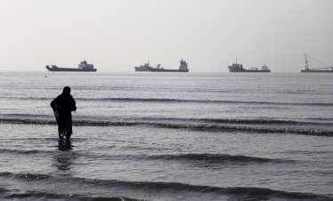САЩ тайно са помогнали за износа на над 100 млн. барела петрол през Ормузкия проток