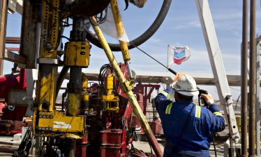 Гигантите Chevron и Exxon постигат огромни печалби от високите цени на петрола