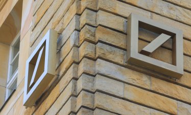 Ръстът в приходите на Deutsche Bank от търговия с фиксирана доходност засенчва Wall Street&nbsp;