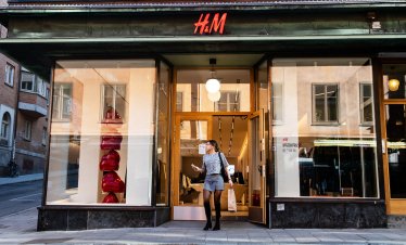 Семейството зад H&M увеличава дела си, усилията за възстановяване са без резултат