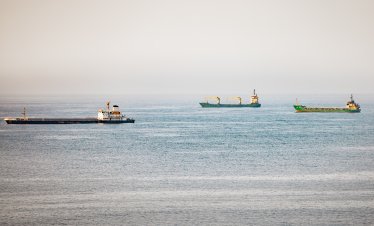 Иран и Оман започват преговори за управлението на Ормузкия проток