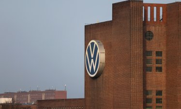 Volkswagen планира да замрази заплатите на голяма част от работниците си до 2030 г.