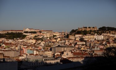 ЕК подготвя пътя за ограничения на Airbnb и покупките на втори жилища