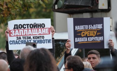 Бунтът на младите лекари: За подновените протести и неизпълнените обещания