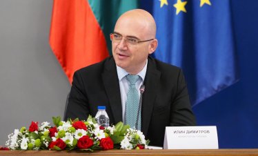 Министърът на туризма: Секторът отчита 6% годишен спад за полугодието